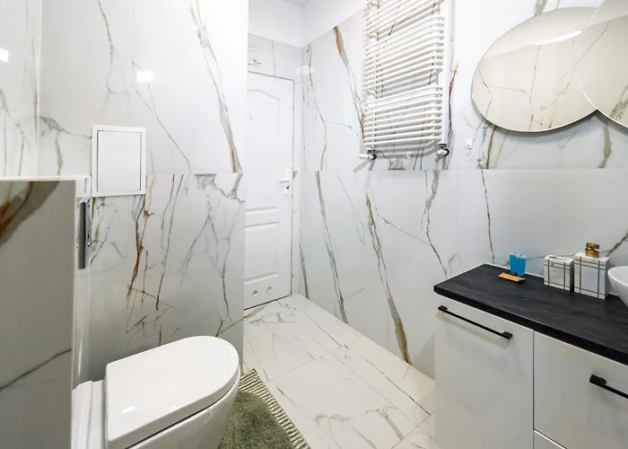 Pulaskiego Old Town By Bookinghost *